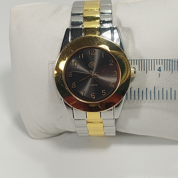 La Rochelle Gold Silver Tone Clamshell Bracelet Ladies Watch, New Battery - Picture 8 of 8